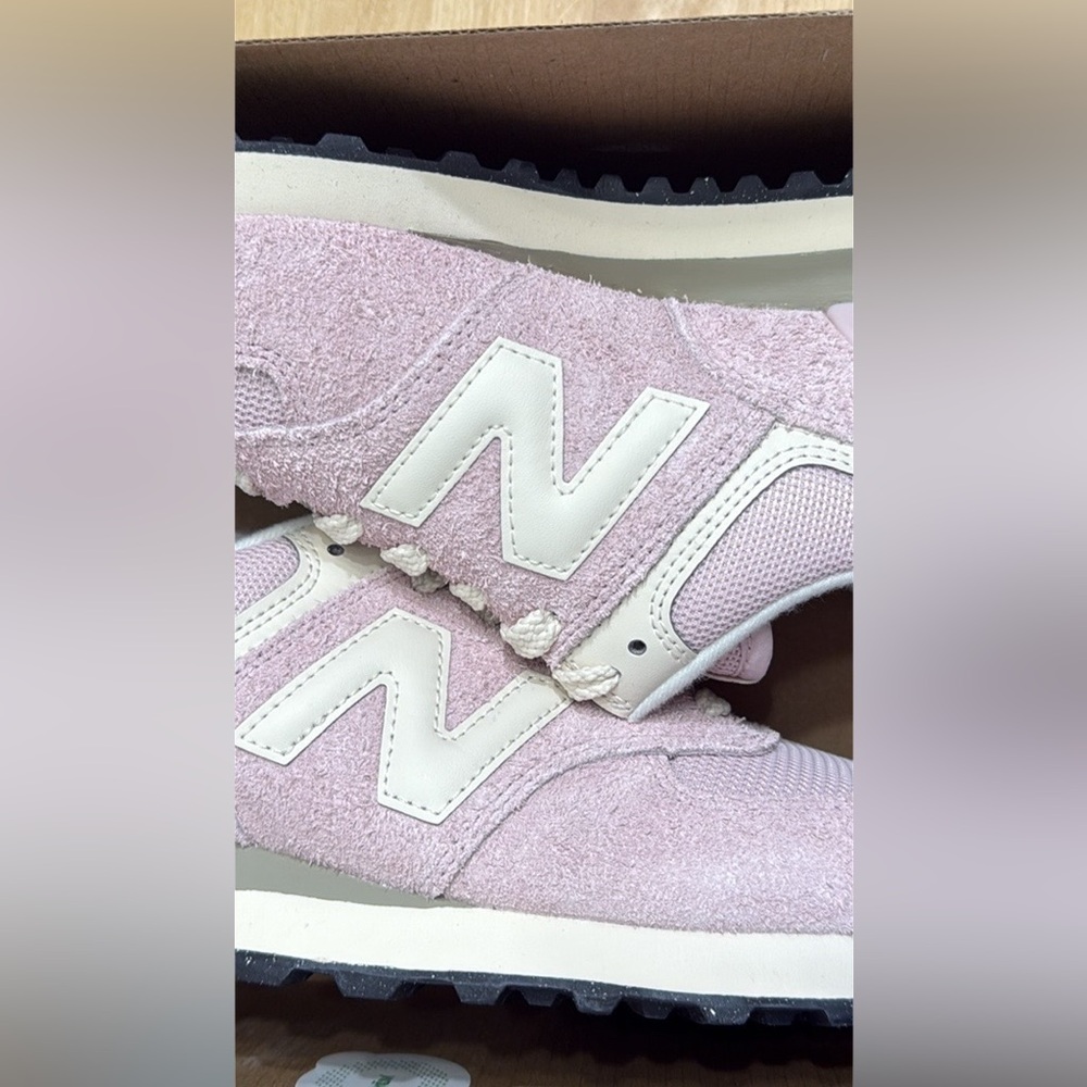 New Balance NB574 Women’s Pink Terry Cloth Retro Runner NEW Sz 8 - Picture 6 of 12